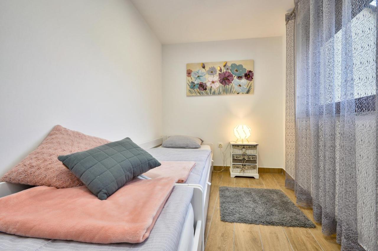 Florek & Florica Apartment Krizevci Bagian luar foto
