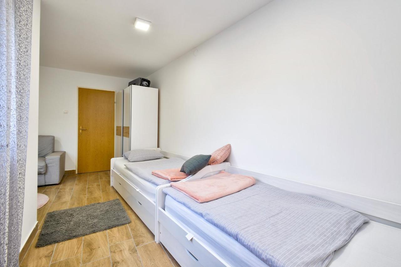 Florek & Florica Apartment Krizevci Bagian luar foto